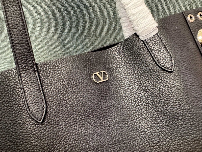 Va1e*ntin0 shopping bag